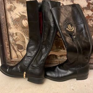 Tommy Hilfiger zip up black boots